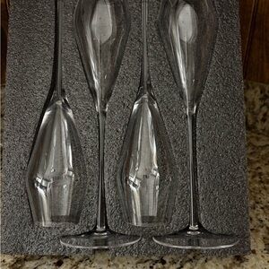 Crystal Clear Champagne Flutes Set